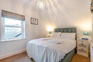 Daisy May Apartment - 9