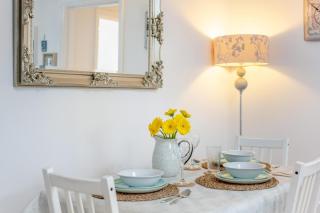 Daisy May Apartment - 1