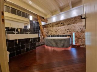 Spacious luxury farmhouse - 7