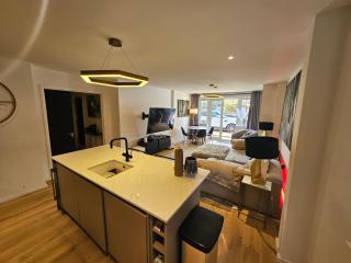 Luxury 2 double bedroom Apt in the heart of Purley - 2