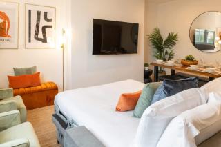 Modern 3 beds APT, 2 Baths, Free Parking - 8