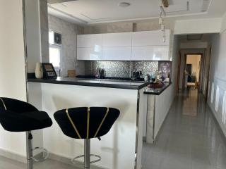 Golden Pyramid Panorama Apartment - 3