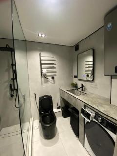 Central Guesthouse - 8