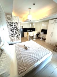 Classy Venice Grand Studio Balcony Pet friendly, WiFi & Pool - 3