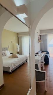 Domina Coral Bay Oasis Lake - 9