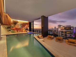 Casino & Luxury Sky High Oceanview 2BR 2BA Parking - 5