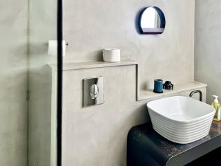 Vintage 2-BR Apt in Ashrafieh W 24 Power - 9