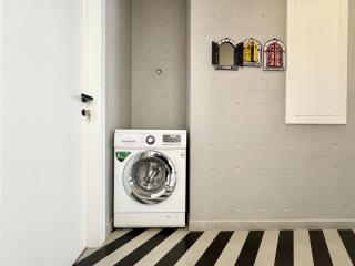 Vintage 2-BR Apt in Ashrafieh W 24 Power - Beirut - 8