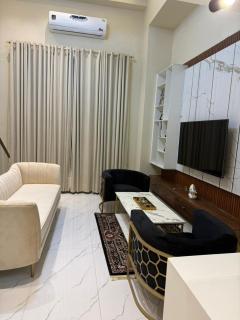 Designer 1Bed Amanah Mall CentralLahore SelfCheckin - 9