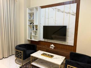 Designer 1Bed Amanah Mall CentralLahore SelfCheckin - 8