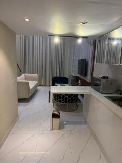 Designer 1Bed Amanah Mall CentralLahore SelfCheckin - 2