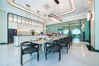 Apartments 15 minutes walk from Bangtao Beach with a cinema - 8