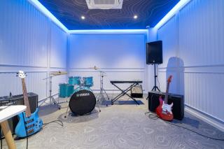 Apartments 15 minutes walk from Bangtao Beach with a cinema - 6