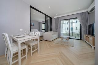 Apartments 15 minutes walk from Bangtao Beach with a cinema - 3