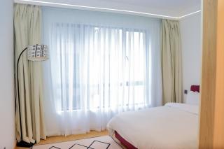 Stylish Apartment Near Mall - 2