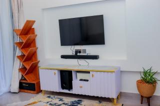 Stylish Apartment Near Mall - 1