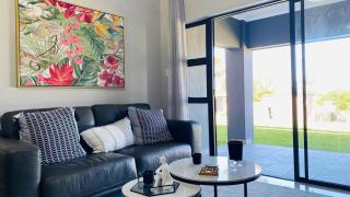 Sun-Ash Sea Gardens - 8