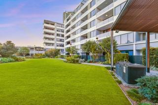 Olympic Park Oasis 2BR Pool Sauna Parking - 6