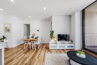 Olympic Park Oasis 2BR Pool Sauna Parking - 2