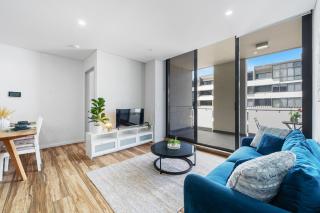 Olympic Park Oasis 2BR Pool Sauna Parking - 1