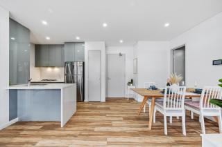 Olympic Park Oasis 2BR Pool Sauna Parking - 1