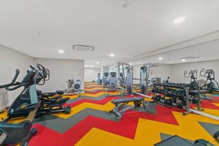 Olympic Park Oasis 2BR Pool Sauna Parking - 4