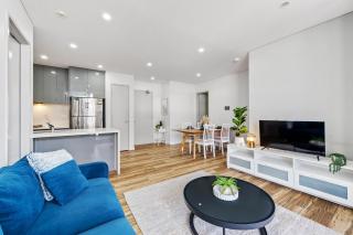 Olympic Park Oasis 2BR Pool Sauna Parking - 3