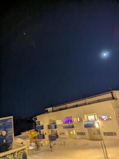 modern apartment close to the airport - 8