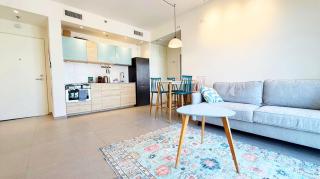 Vibrant Levinski TLV View & Balcony - 2