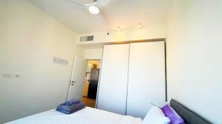 Vibrant Levinski TLV View & Balcony - 5