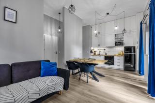 Wola Industrial Apartment by BookingHost - 8