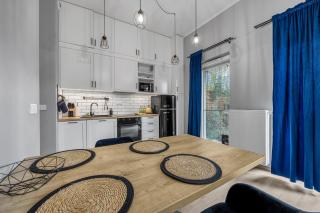 Wola Industrial Apartment by BookingHost - 1