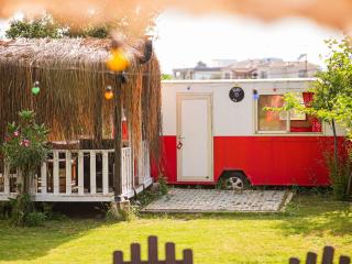 Mona Glamping Caravan Suites - 2