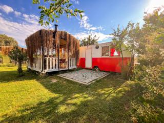 Mona Glamping Caravan Suites - 1