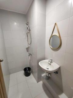 8 Spatial Studio with Wifi, Netflix, Amenities - 4