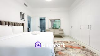 Stylish Stay Steps from the Marina - Dubai - 8