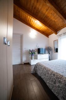 Dicentra Guest House - 7