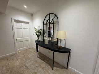 Courtyard Cottage at Pudleston Court - 1