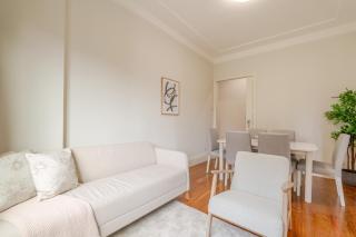 Modern & Cozy Flat with Workspace by HostWise - 7