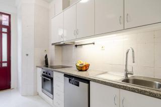 Modern & Cozy Flat with Workspace by HostWise - 6