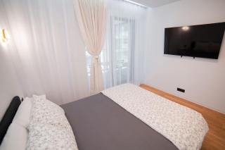 Lake View 1-Bedroom Apartment with Balcony near Pipera Metro - 2