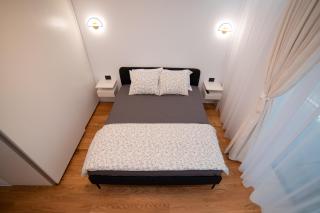 1 Bedroom Lake View Apartment with Balcony and Sofa Bed near Promenada Mall and Pipera Metro Station sleeps 4 with Kitchen Dishwasher Washer Dryer Combo and Work Space - 1