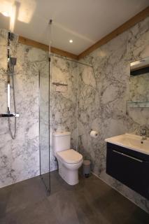 1 Bed Hut - Sleeps 4 - Pets - Parking - 8