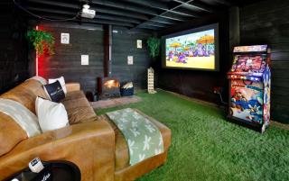 Oakwood Lodges with Hot tubs York - 3