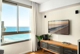 Haifa Beachside Chic Stay by Sea N' Rent - 4