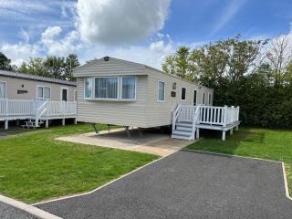 3 Bedroom Caravan CW132, Whitecliff Bay, Bembridge, Isle of Wight - 0