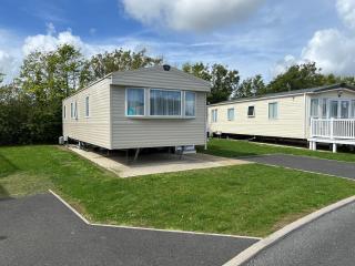 3 Bedroom Caravan CW132, Whitecliff Bay, Bembridge, Isle of Wight - 4