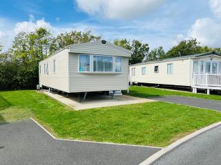 3 Bedroom Caravan CW132, Whitecliff Bay, Bembridge, Isle of Wight - 3