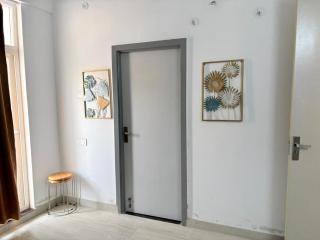 Wanderlust stays -Spectrum 75 - 9