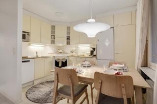 Northern Glow Hideaway Sauna, Parking & WiFi - 2